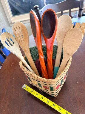 Vintage Basket With 8 Wooden Kitchen Utensils Apple Design Cover Rustic Decor 10